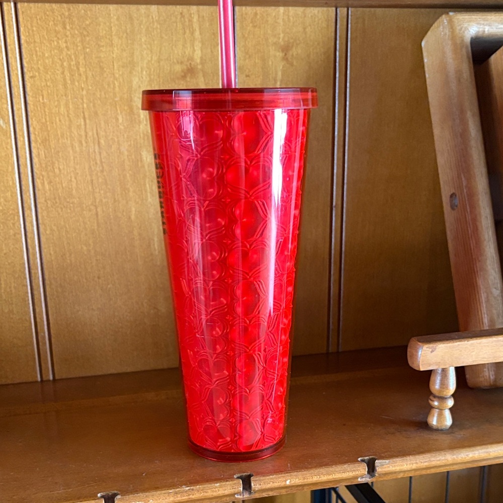 Starbucks Valentine's Tumbler Embossed Hearts 2019 EUC 24fl oz with straw - Picture 3 of 12